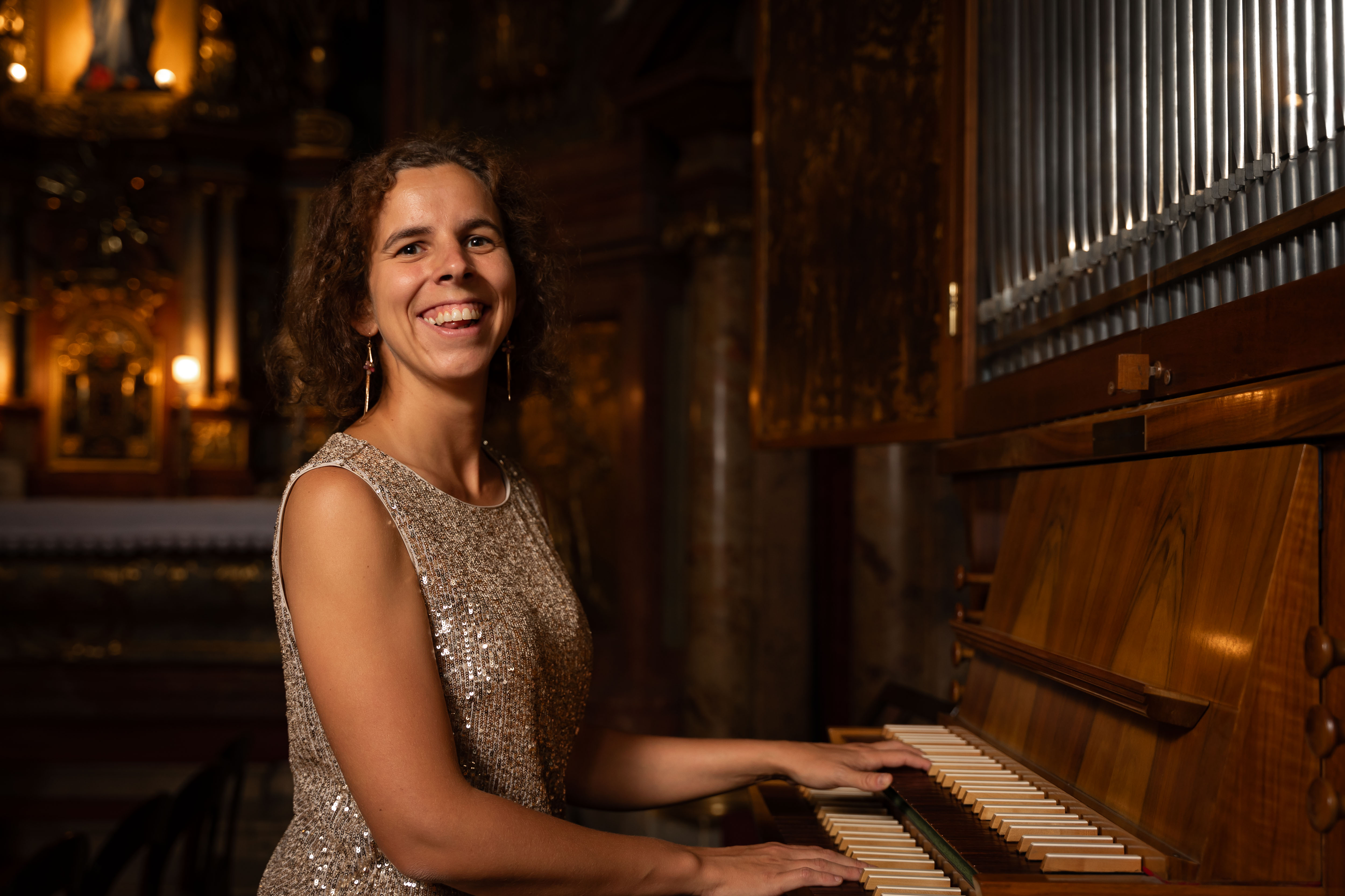 Ines Schüttengruber an der Orgel